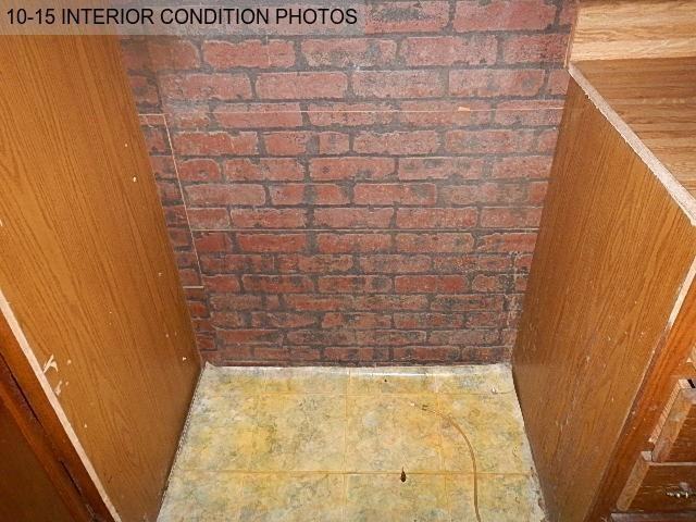 801 E Waring St - Photo 2 of 19