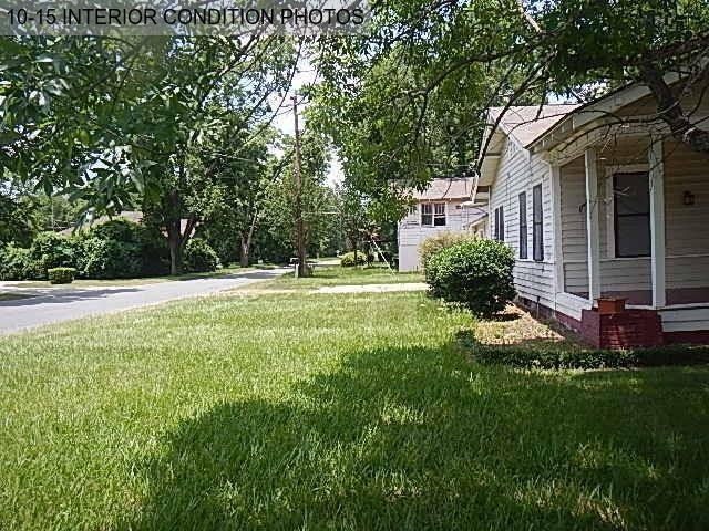 801 E Waring St - Photo 3 of 19