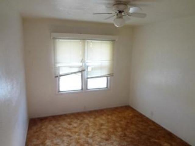 1134 N Jefferson Ave - Photo 2 of 5