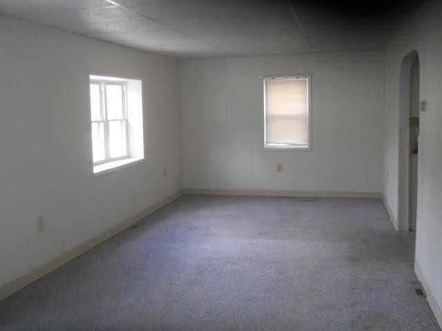 110 Waverly St - Photo 3 of 11