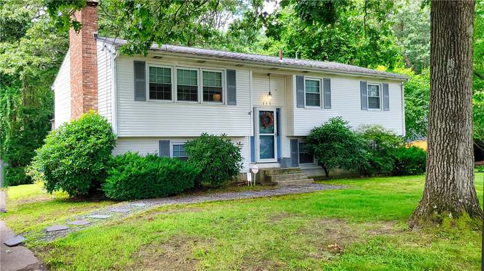 111 Oak Tree Ave - Photo 2 of 15