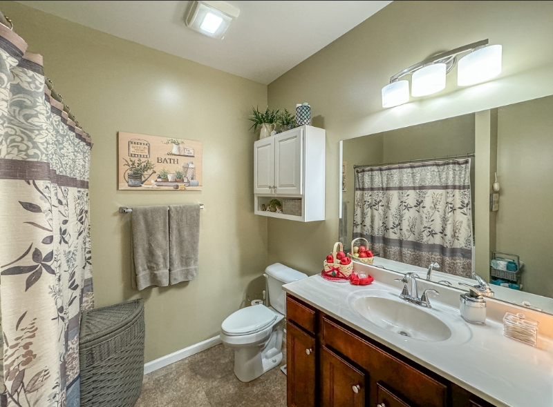 104 Hunt Club Ln - Photo 2 of 13