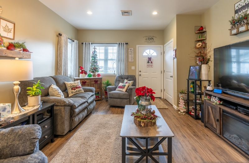 104 Hunt Club Ln - Photo 3 of 13