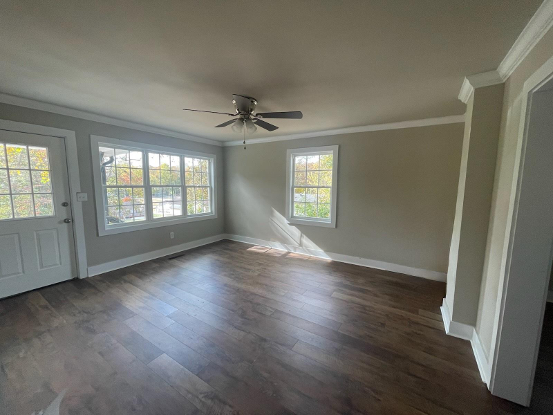 111 Estridge St - Photo 3 of 14