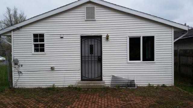 635 Studebaker St - Photo 3 of 16