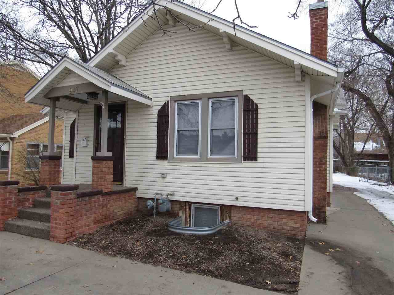 947 S 9th St #1 - Photo 2 of 15