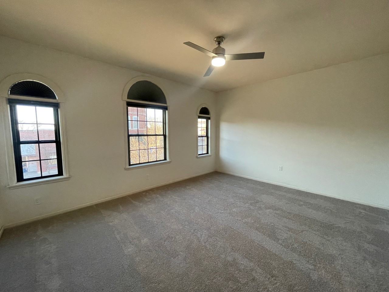 121 1/2 1st St Nw #A - Photo 2 of 12