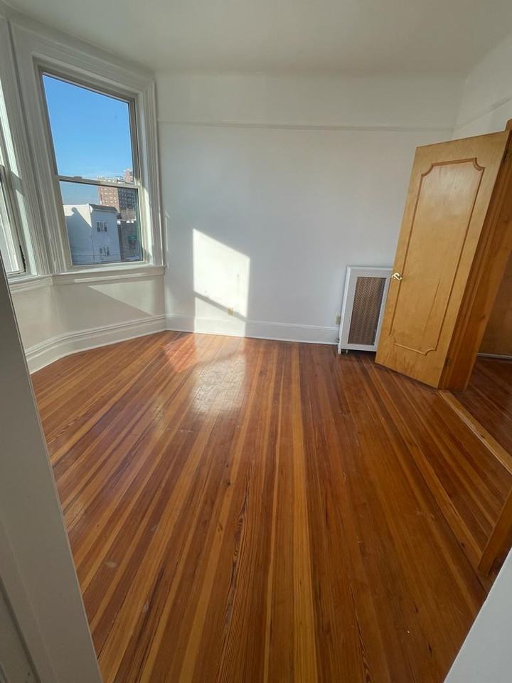 1848 Mayflower Avenue #2 - Photo 3 of 11