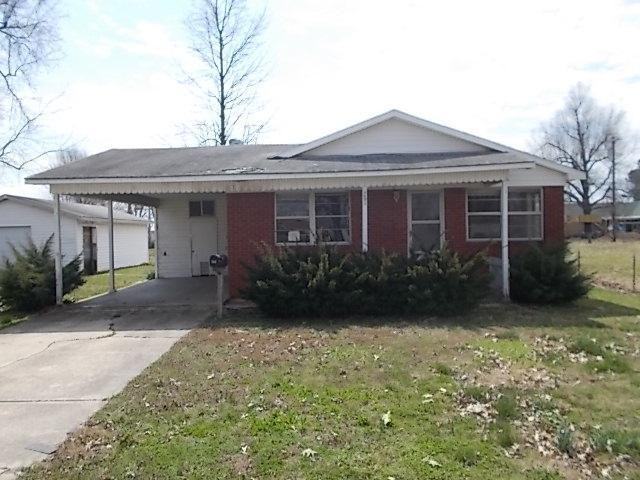 761 E Poplar St - Photo 3 of 22