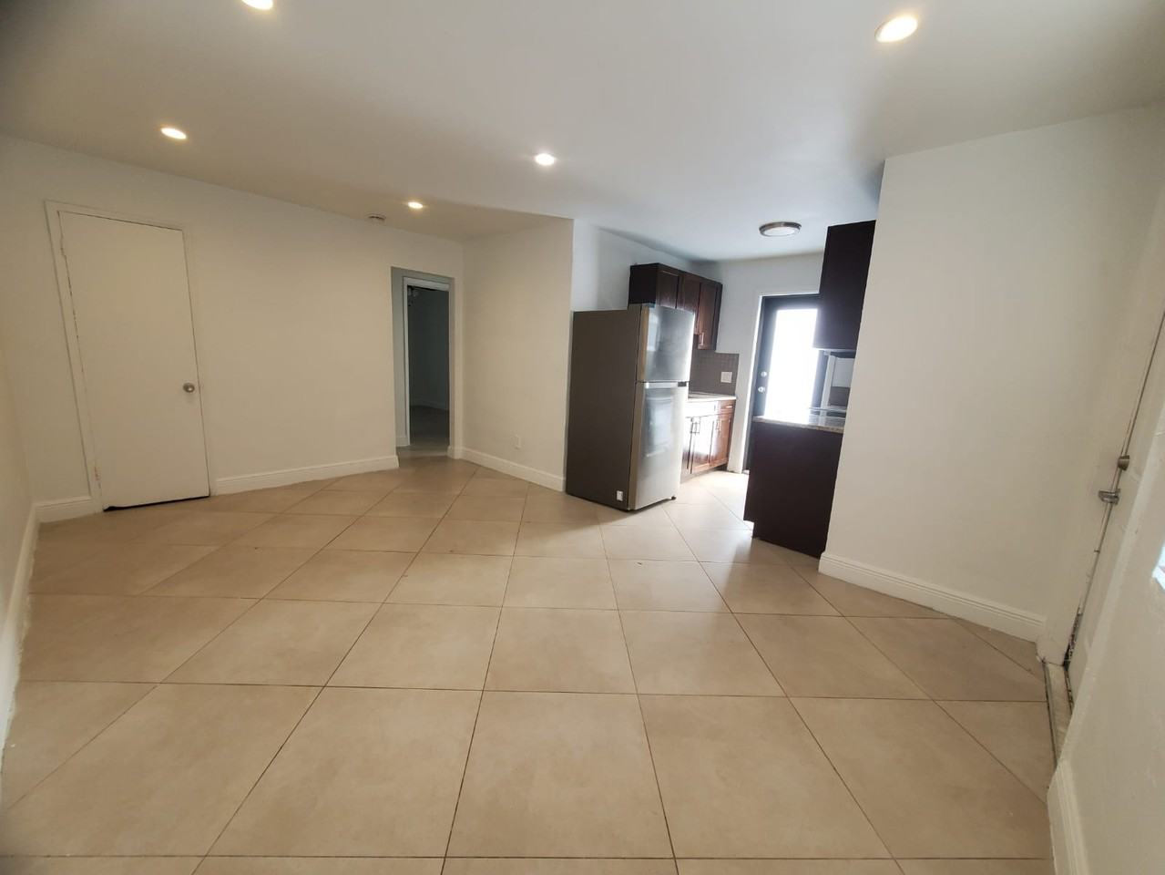 841 Nw 5th Ave #1 - Photo 3 of 18