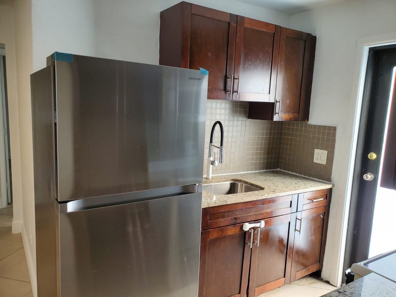 841 Nw 5th Ave #1 - Photo 6 of 18