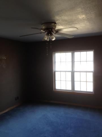 201 W Phelps Ave - Photo 3 of 12