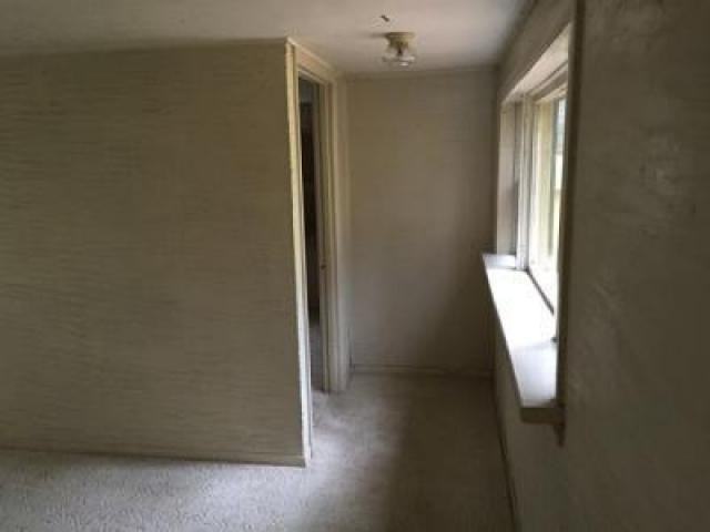 221 Seneca Pl - Photo 2 of 15