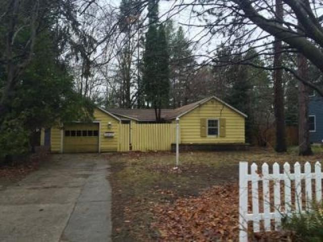 221 Seneca Pl - Photo 3 of 15