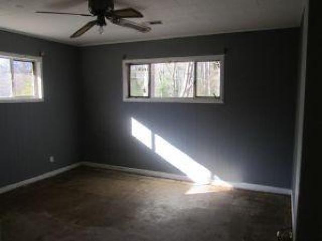 907 N 13th St - Photo 2 of 18