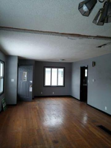 57 Vine St - Photo 3 of 10