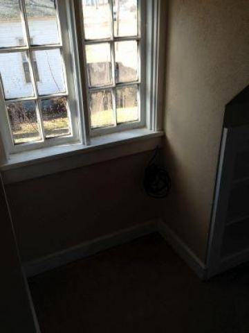 921 E Main St - Photo 2 of 25