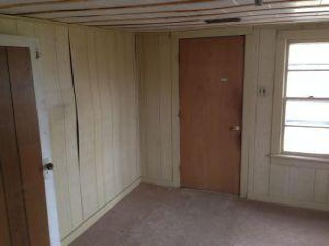 440 Sixth St - Photo 3 of 10