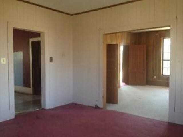 810 S Main Ave - Photo 2 of 13