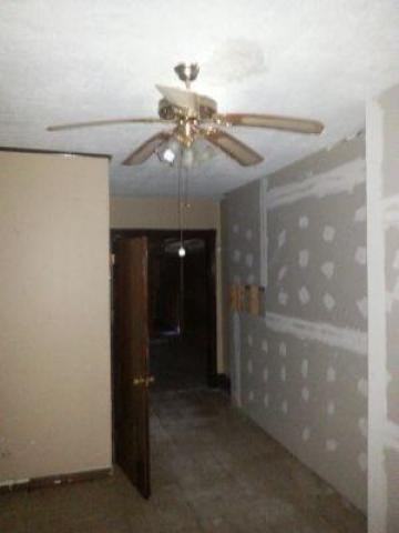 225 N 14th St - Photo 3 of 14