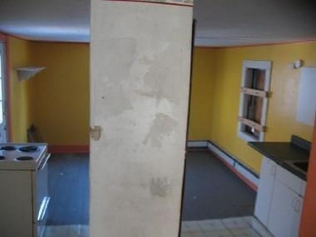 21 Kinderhook St - Photo 3 of 10