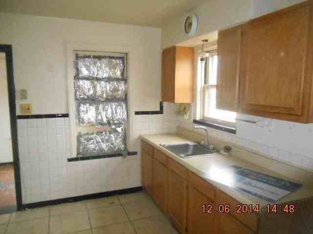 1736 Crystal Ct - Photo 2 of 24