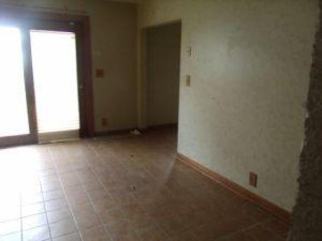 409 N 3rd St - Photo 3 of 25