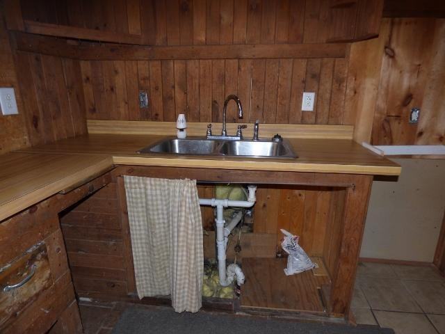 217 S 2nd St - Photo 3 of 18