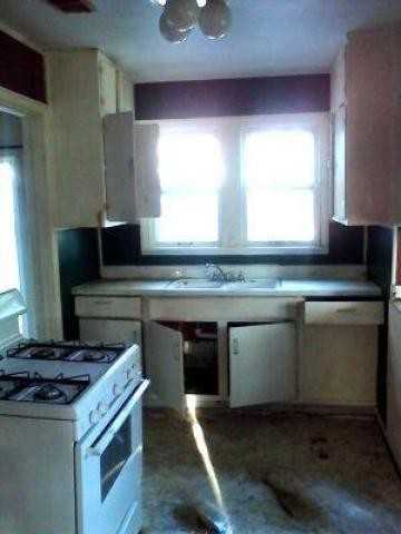 606 W Main St - Photo 3 of 6