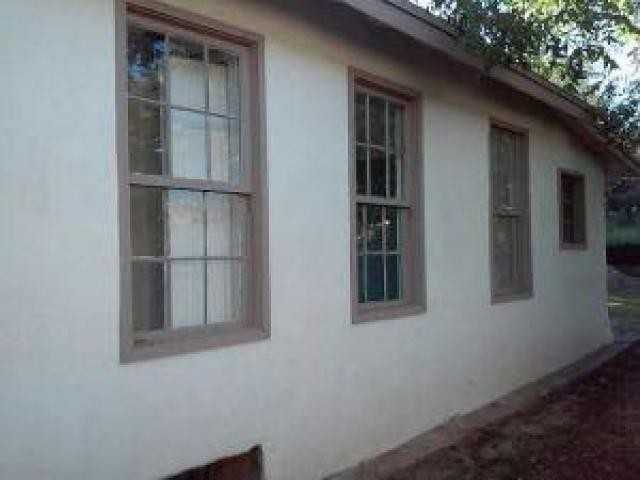 573 N Western Ave - Photo 2 of 9