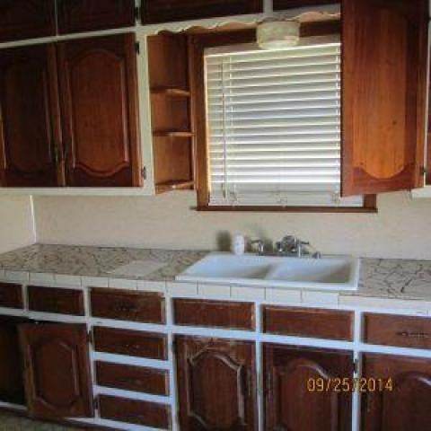 303 NE 6th St - Photo 3 of 11