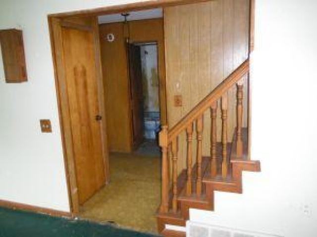 82 Beverly Rd - Photo 2 of 17