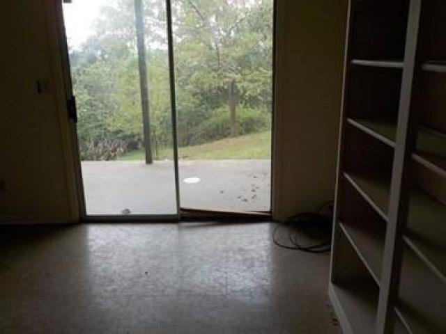 4 Aqua Dr - Photo 2 of 12