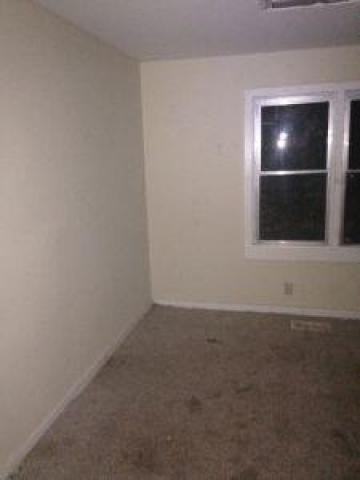 724 Dover St - Photo 3 of 9