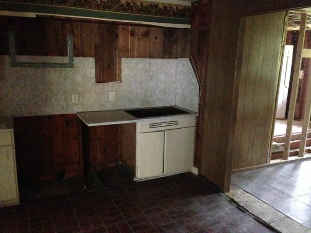 705 Rollison St - Photo 3 of 29