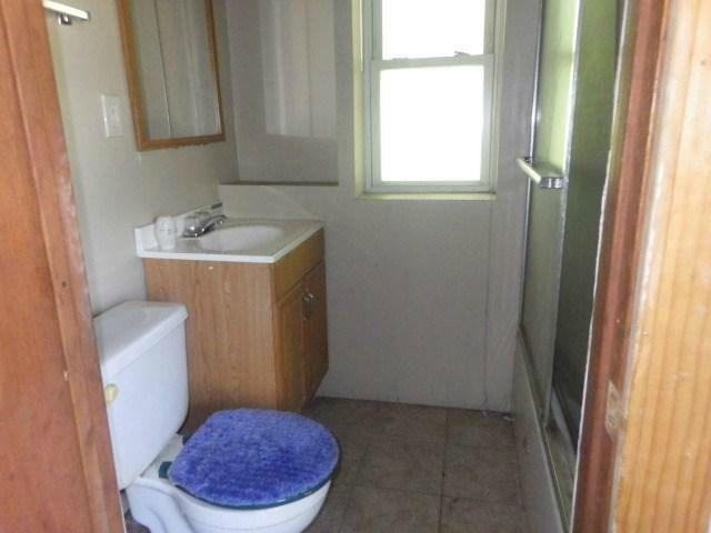 708 Vermont St - Photo 3 of 6