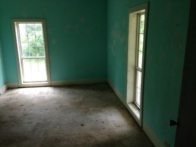 9 Eaton Cir - Photo 2 of 8