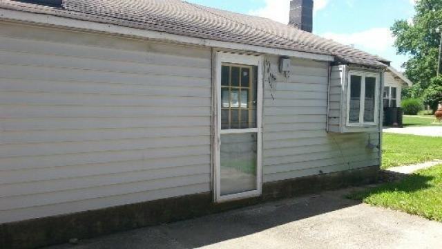 1616 N J St - Photo 2 of 12