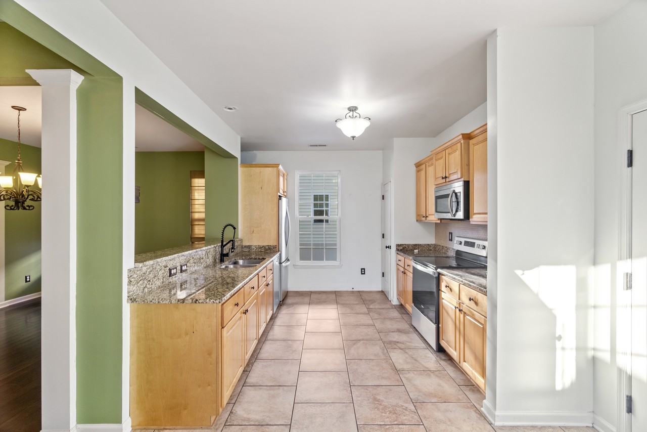 1975 Rockwood Dr #1 - Photo 6 of 31