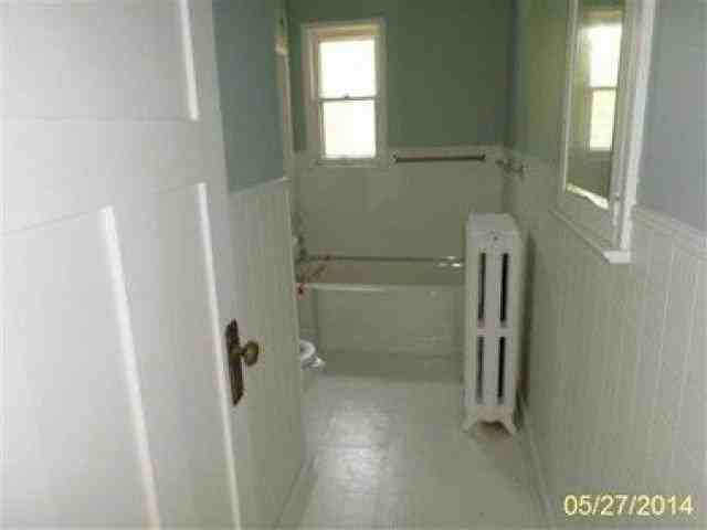 114 E Pewabic St - Photo 3 of 7