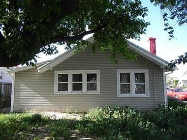 311 Willard Ave - Photo 3 of 23