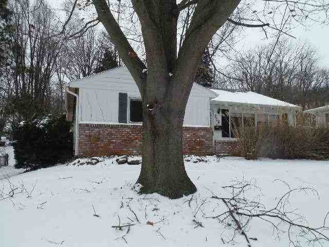 208 Canyon Pkwy - Photo 2 of 2