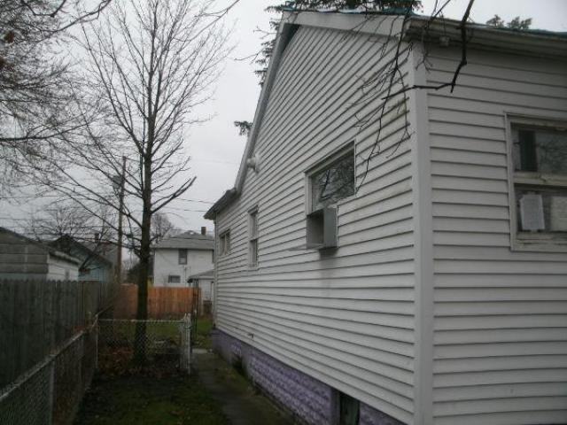 606 Dundee St - Photo 3 of 9
