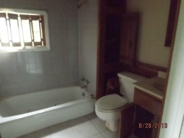 521 Railroad St - Photo 2 of 8