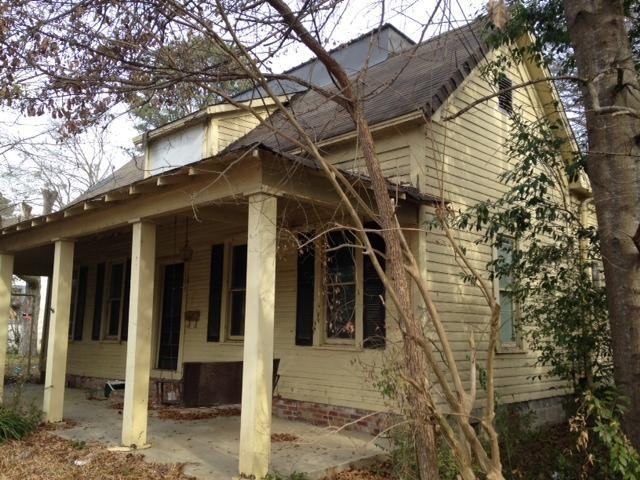 363 Lamar St - Photo 2 of 2