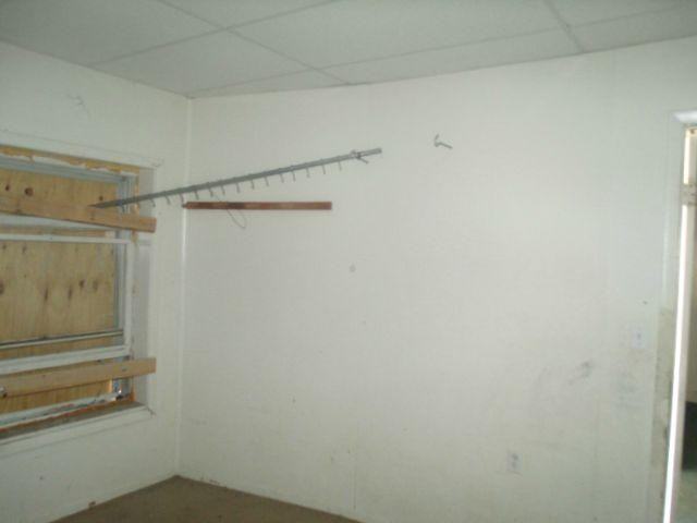 623 Bruce St - Photo 3 of 15