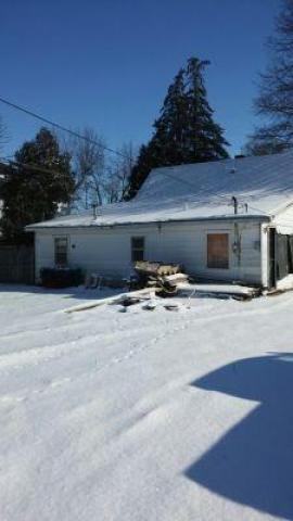 706 S Wayne St - Photo 2 of 8