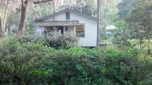 20115 Wildwood Dr - Photo 3 of 10