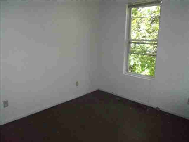 1839 Forbus St - Photo 3 of 20