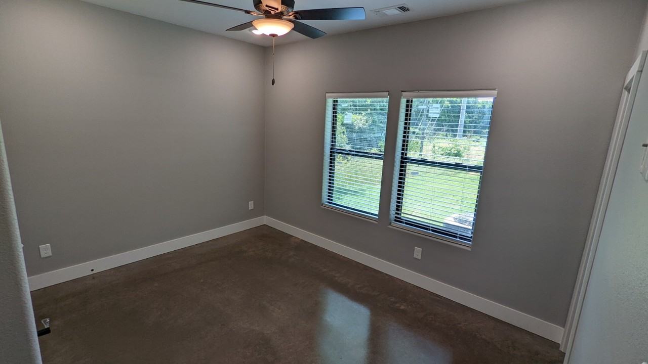 400 W Acheson St #1 - Photo 5 of 34